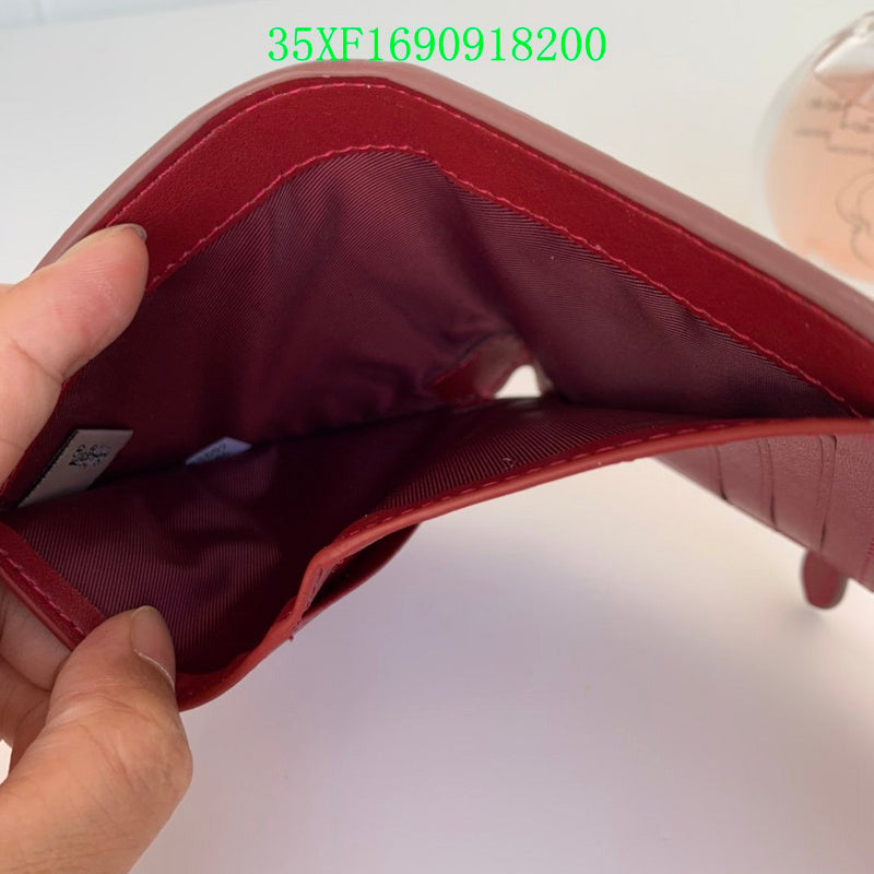 Amelia - CAH Wallet - 089