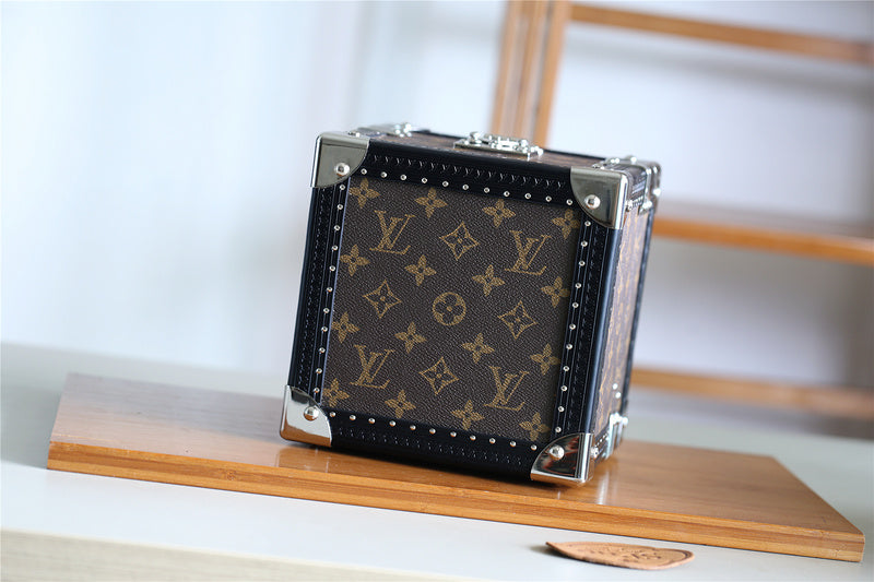 Fan Fashion Lu-Vi bags - 9535