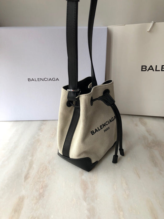 BLN-Ciaga Navy Cabas Linen Crossbody Bag In White, For Women,  Bags 9.8in/25cm