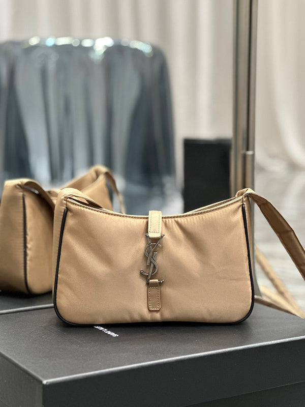 Amelia - YSL Bag - 1924
