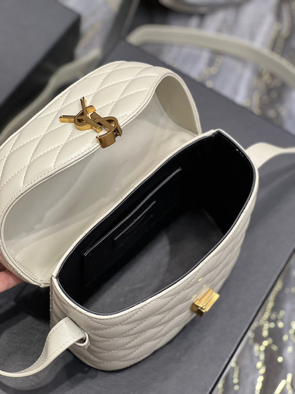 Amelia - YSL Bag - 1794