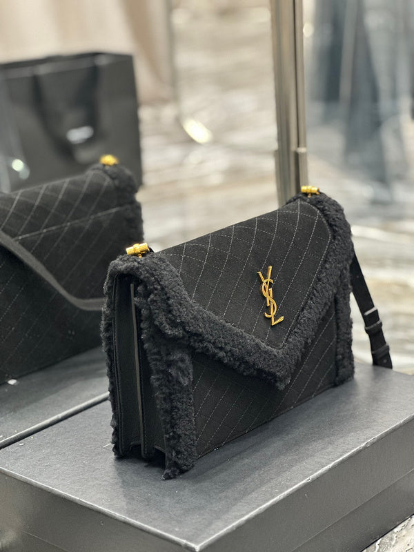 Amelia - YSL Bag - 3931