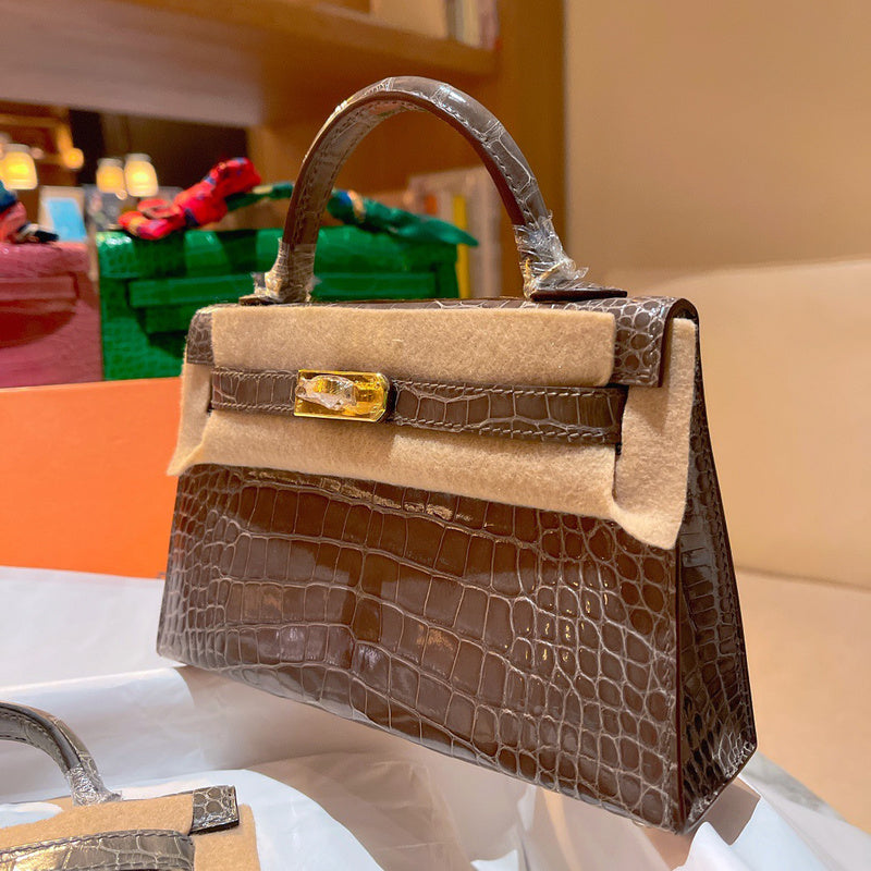 Amelia - HMS Bags - 1817