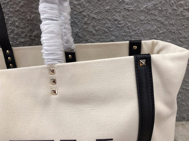 VAL LUXURY BAGS - FOR FASHION LOVERS  AFFORDABLE LUXURY BAGS- 1120