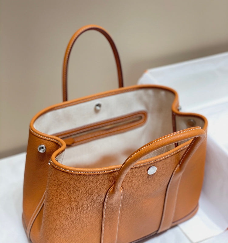 Amelia - HMS Bags - 1751