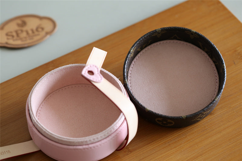 Fan Fashion Lu-Vi bags - 9356