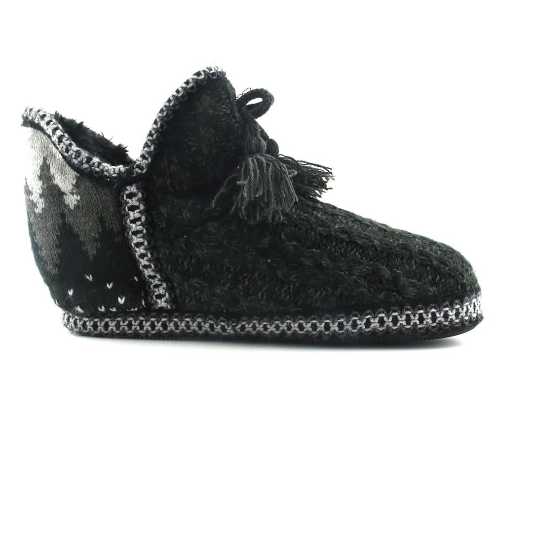 MUK LUKS .