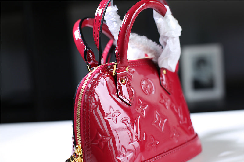 Fan Fashion Lu-Vi bags - 8305