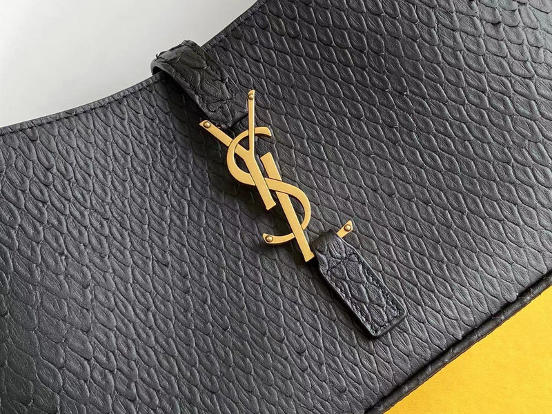 Amelia - YSL Bag - 4158