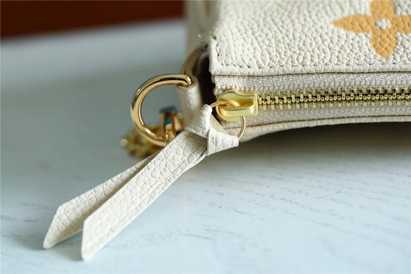 Fan Fashion Lu-Vi bags - 8835