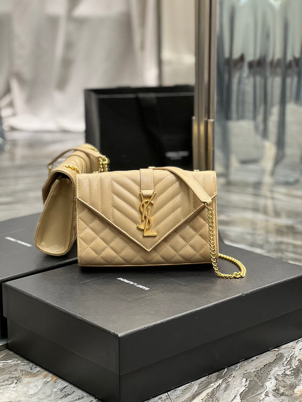 Amelia - YSL Bag - 1900