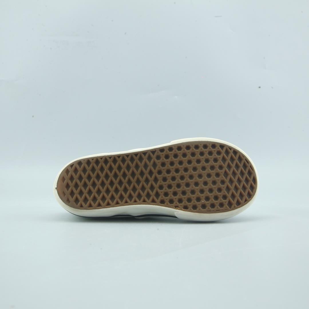 VANS AUTHENTIC