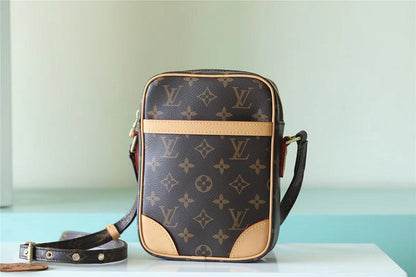 Fan Fashion Lu-Vi bags - 9902