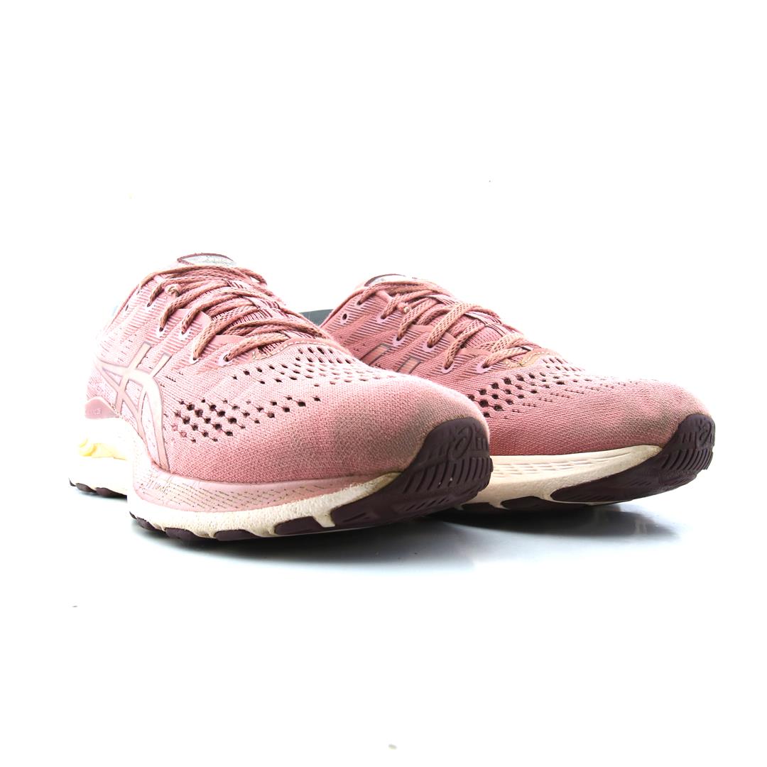 ASICS GEL KAYANO 28