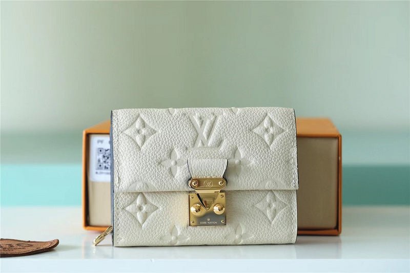 Fan Fashion Lu-Vi bags - 8696