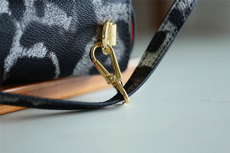 Fan Fashion Lu-Vi bags - 8506