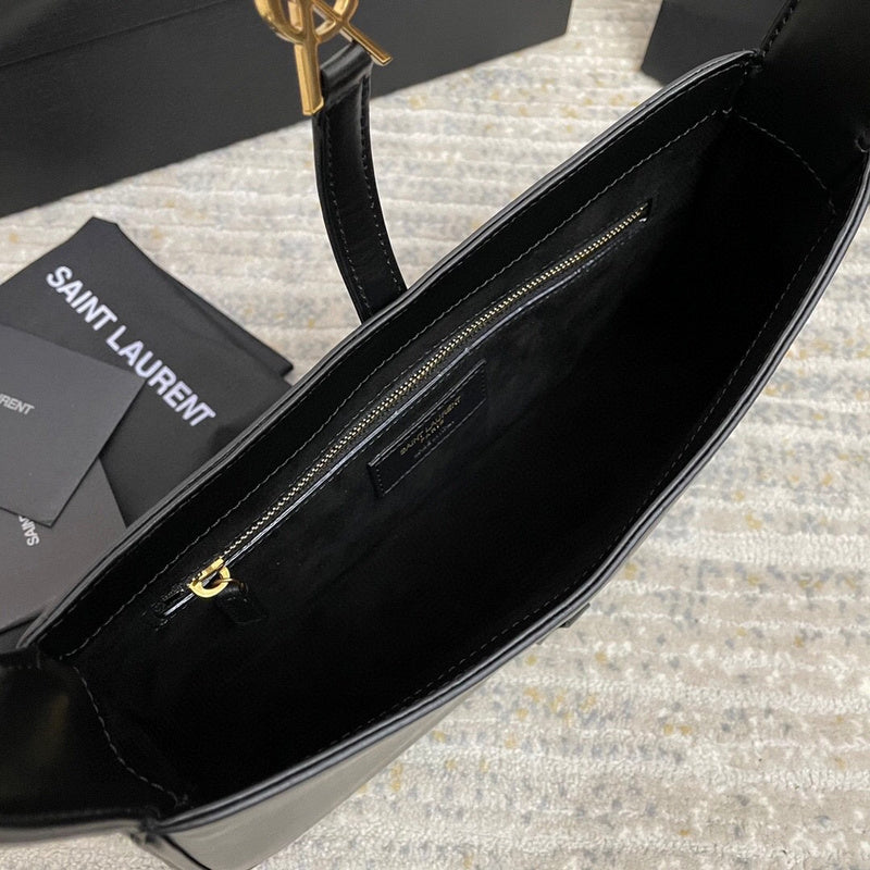 Amelia - YSL Bag - 3803