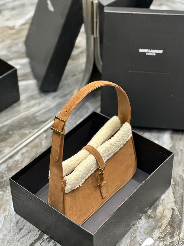 Amelia - YSL Bag - 2489