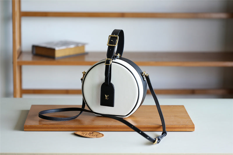 Fan Fashion Lu-Vi bags - 8327
