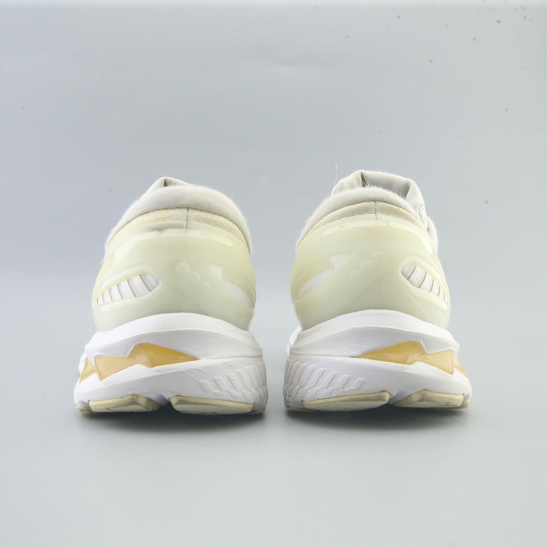 ASICS GEL-KAYANO 27