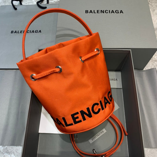 BLN-Ciaga Le Cagole Medium Bucket Bag In Orange, For Women,  Bags 11.8in/30Amelia