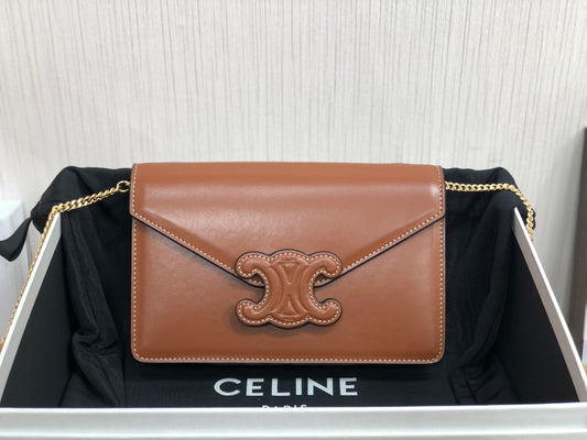 CE Wallet On Chain Triomphe Tan For Women 7in/19Amelia10J733DPV.04LU