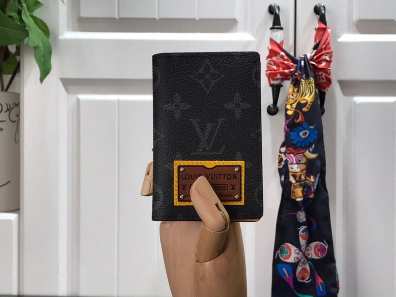 Amelia-LAON - All Wallets - 076