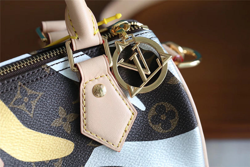 Fan Fashion Lu-Vi bags - 8152