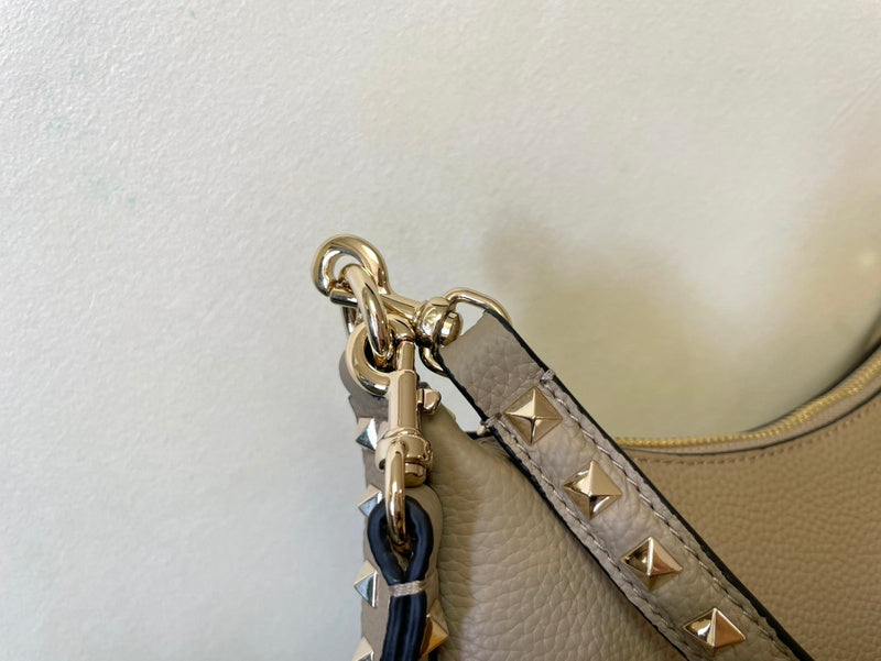 VAL LUXURY BAGS - FOR FASHION LOVERS  AFFORDABLE LUXURY BAGS- 029