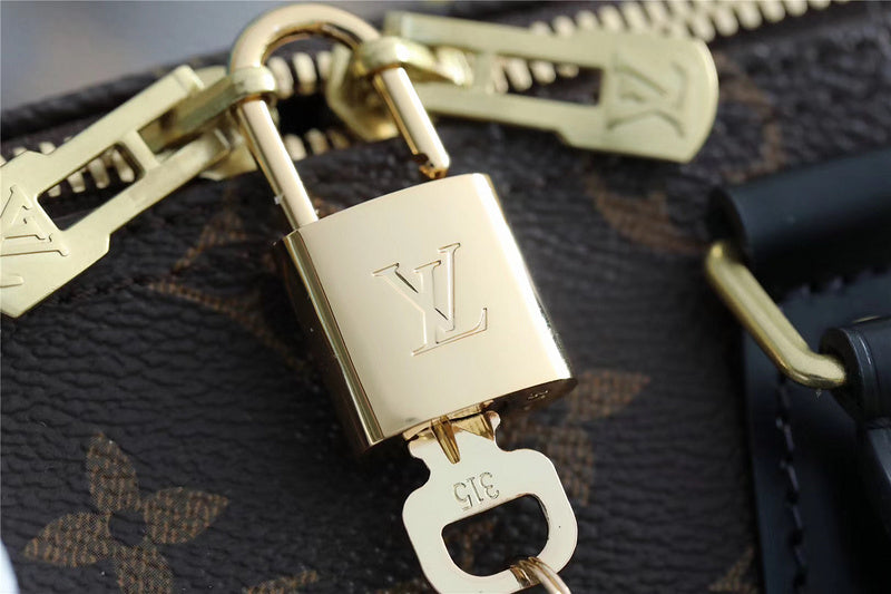 Fan Fashion Lu-Vi bags - 8159