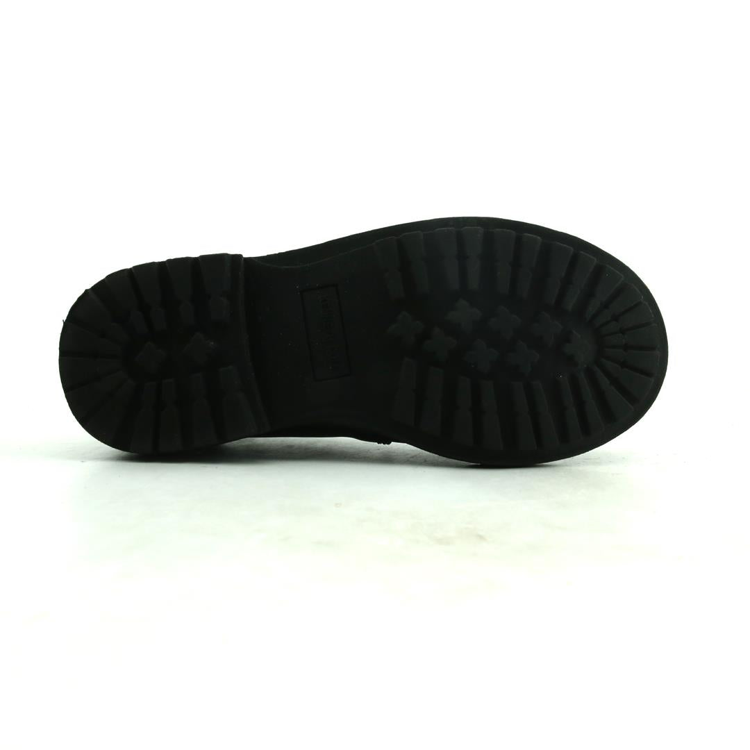 KENNETH COLE REACTION .
