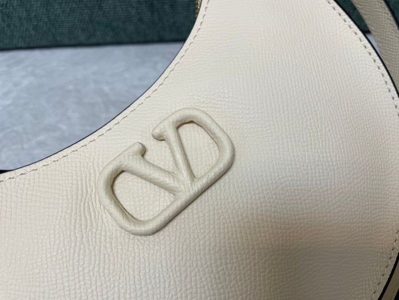 VAL LUXURY BAGS - FOR FASHION LOVERS  AFFORDABLE LUXURY BAGS- 1003