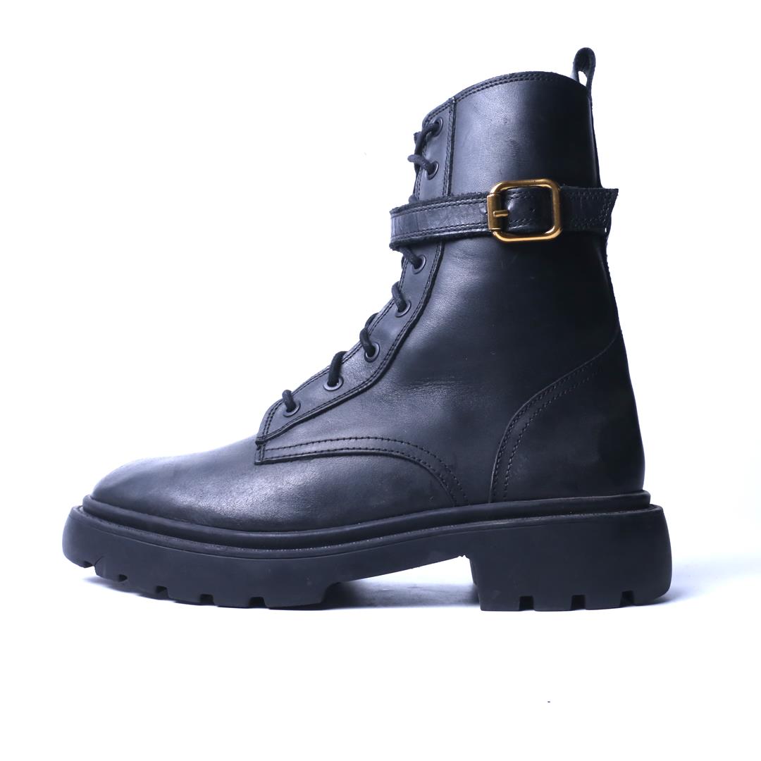 ZARA. .