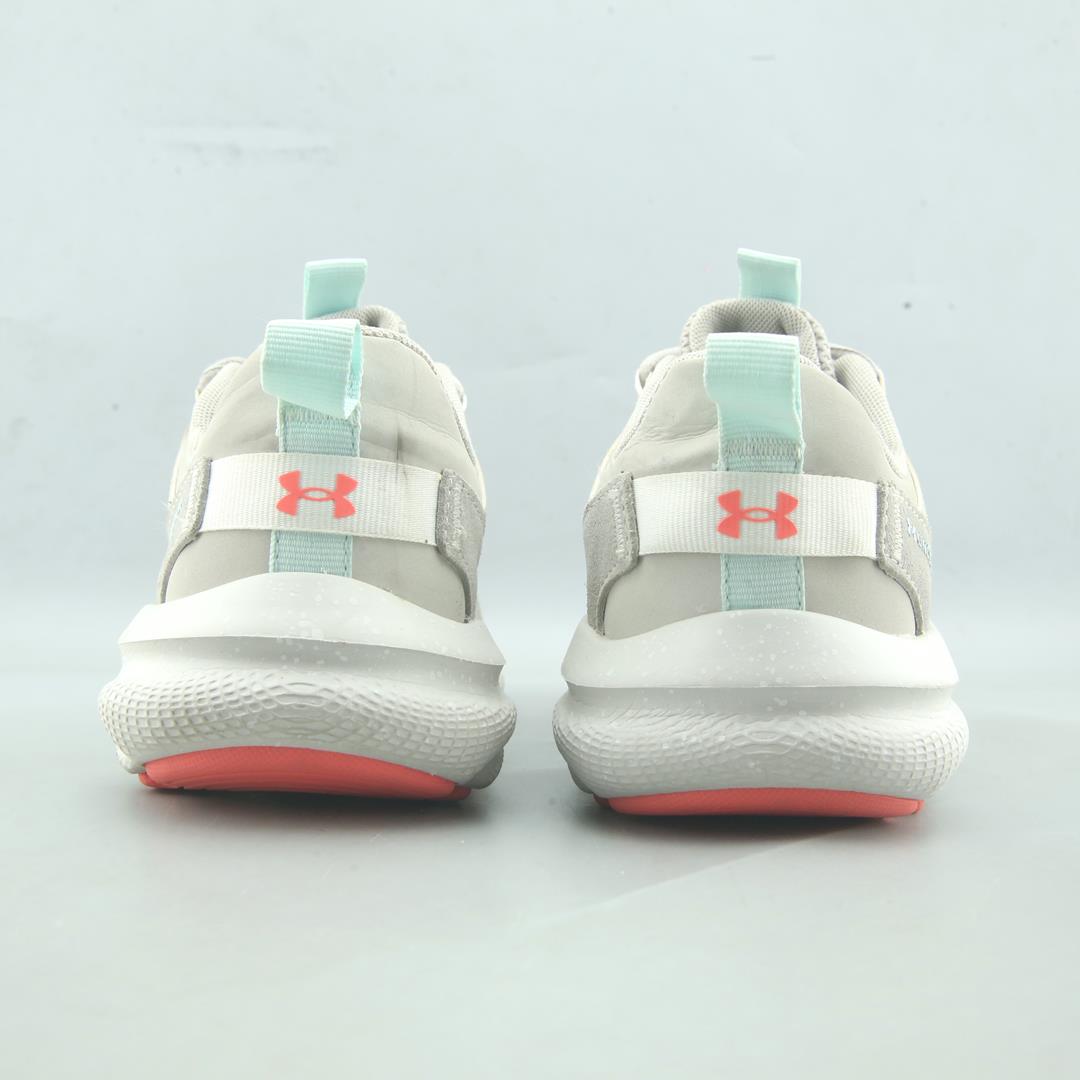 UNDER ARMOUR CHARGED VERSSERT SPECKLE