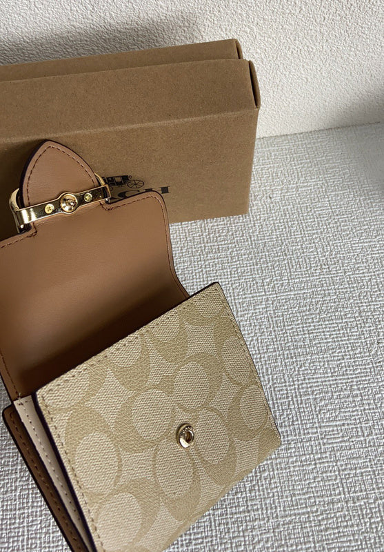 Amelia-i CAH Bags - 010