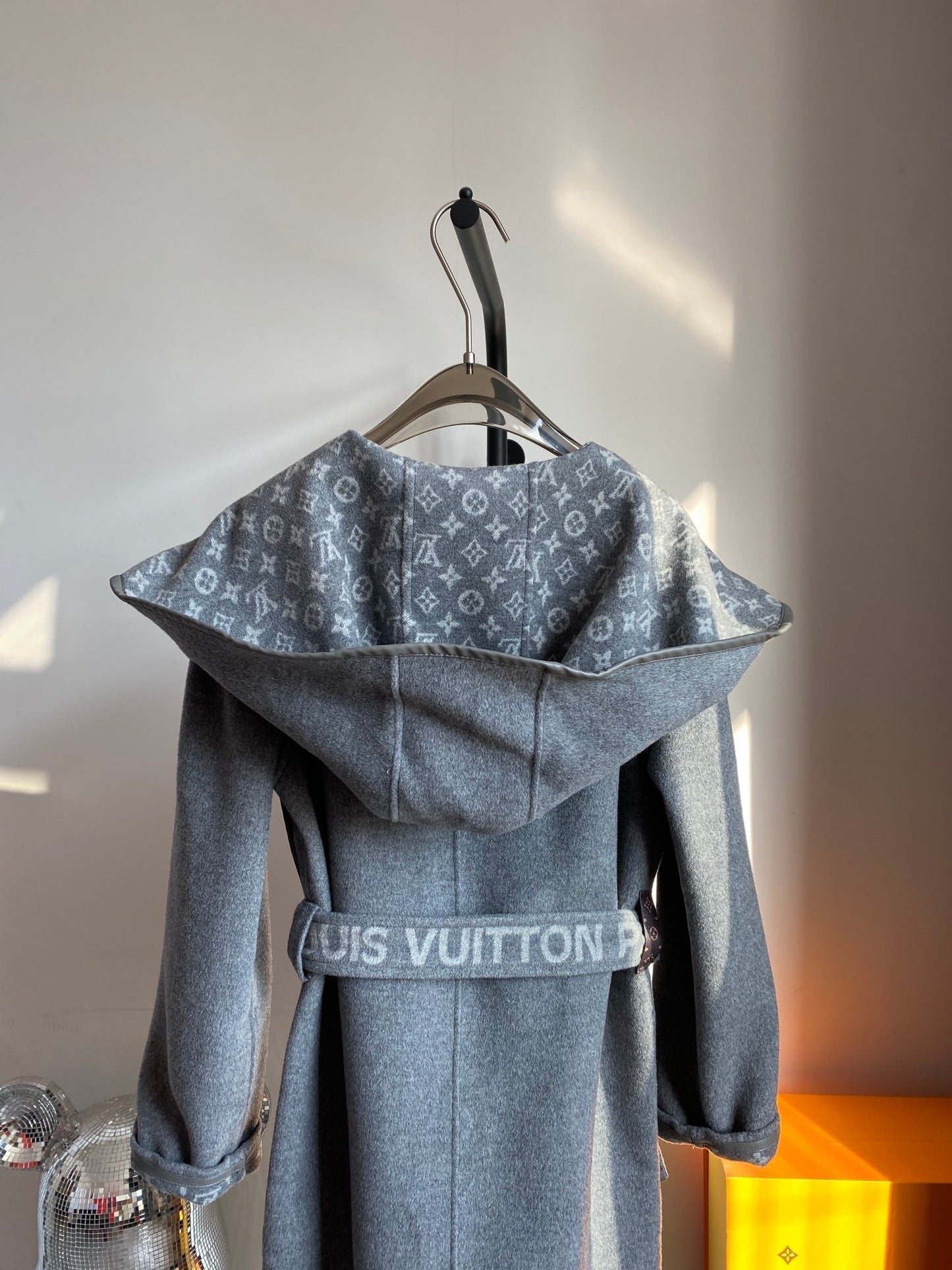 Luxury Louis Vuitton  Wrap Coat 027