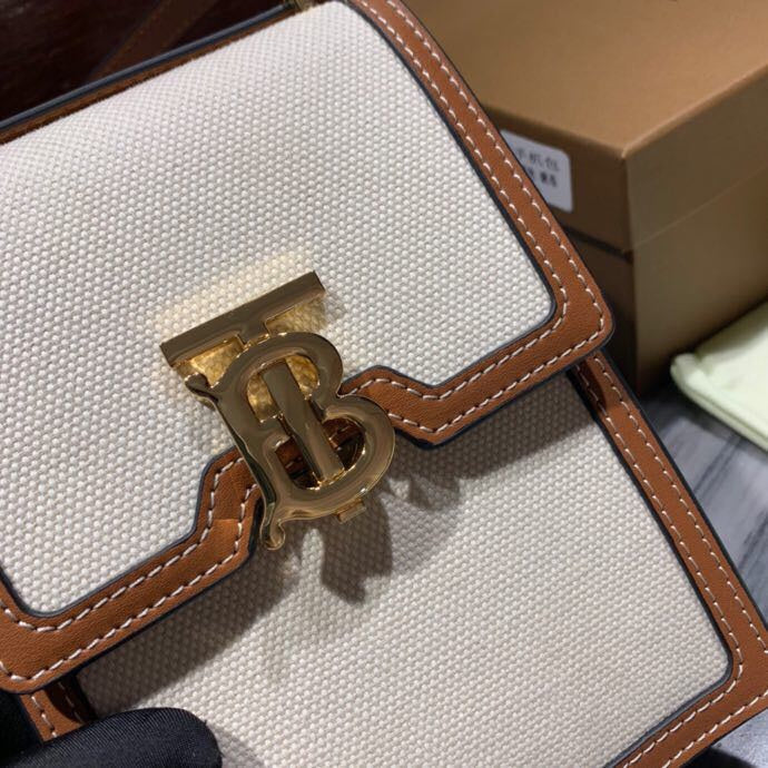 Burberry Bags - Bagsattire   195
