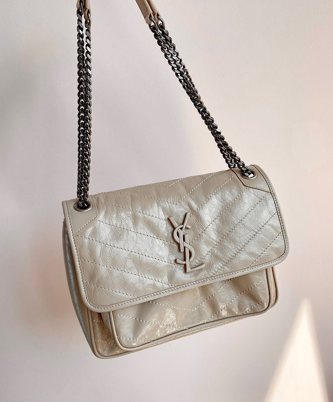 Amelia - YSL Bag - 3728