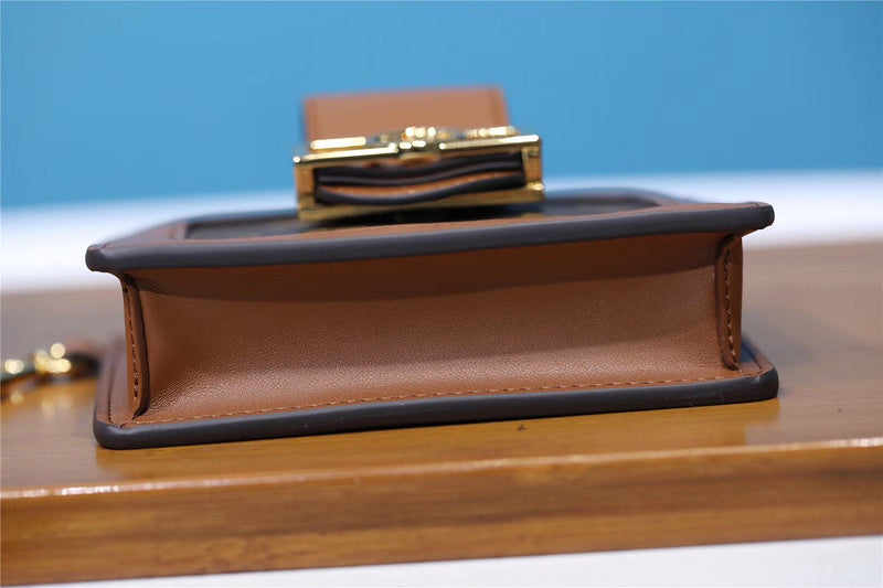 Fan Fashion Lu-Vi bags - 9197