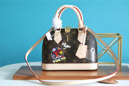 Fan Fashion Lu-Vi bags - 8244
