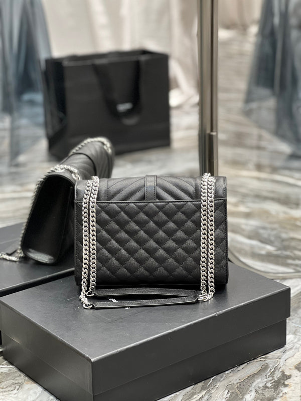 Amelia - YSL Bag - 1889
