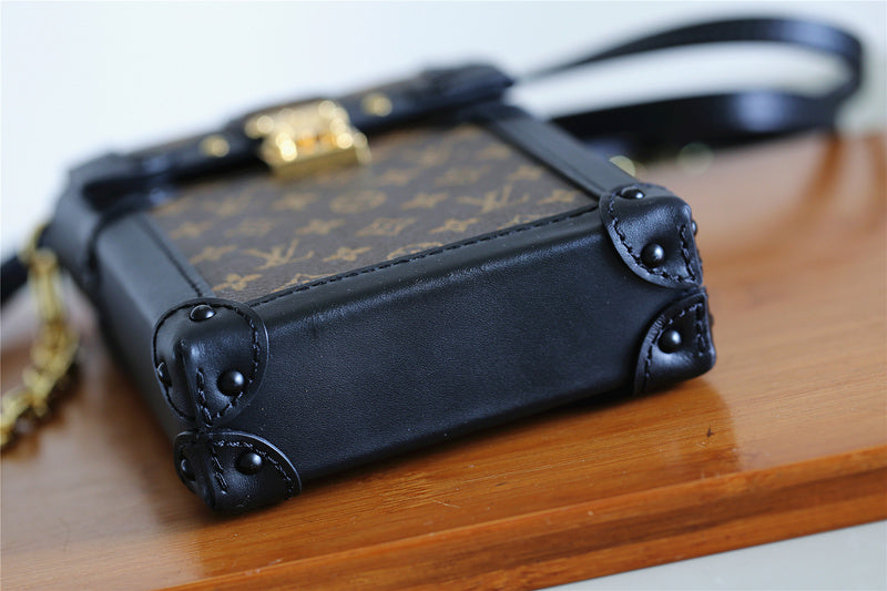 Fan Fashion Lu-Vi bags - 9052