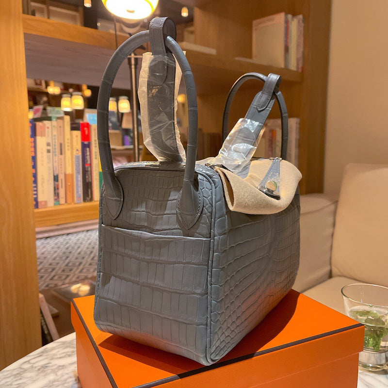 Amelia - HMS Bags - 1752
