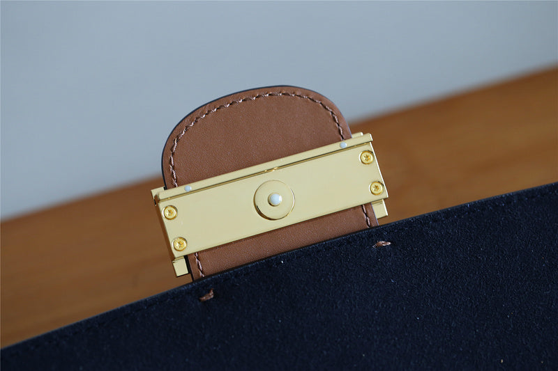 Fan Fashion Lu-Vi bags - 8141