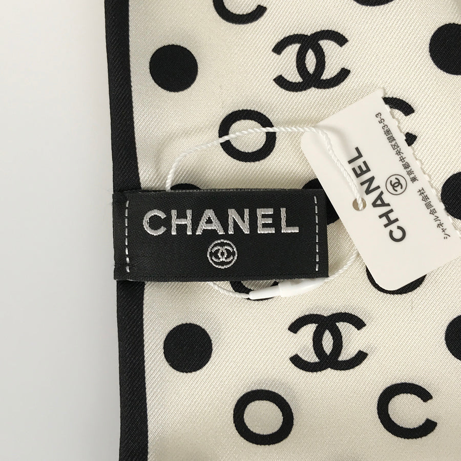 CHANEL Women's Scarf