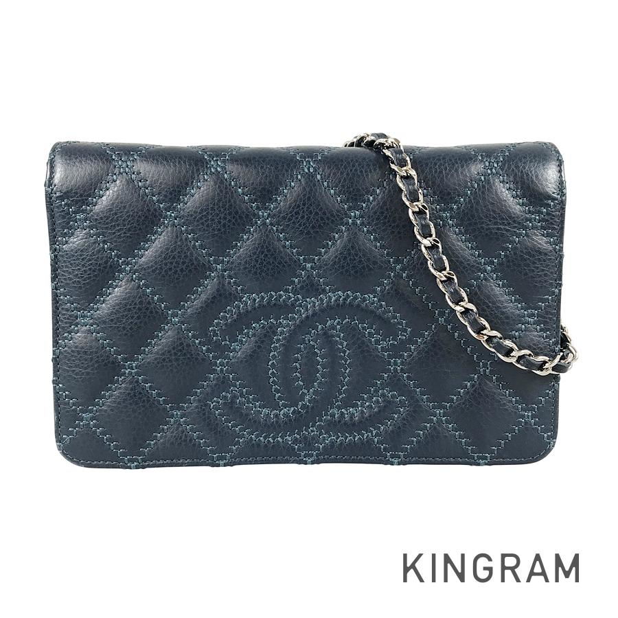 CHANEL Matelasse Wallet bag
