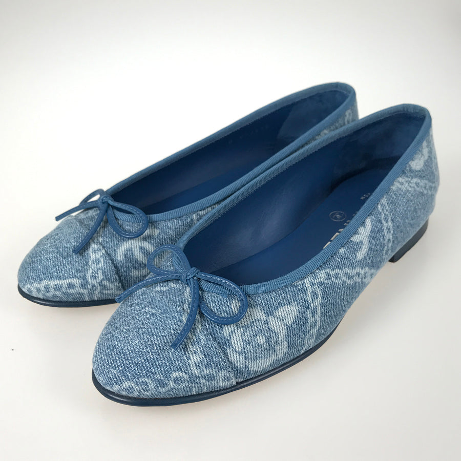 CHANEL Women's Pumps