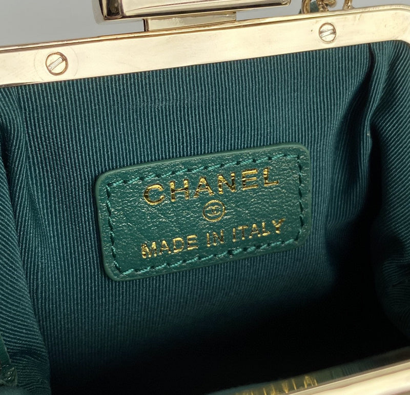 Wellow Bags - Chanel - Bags  - 557