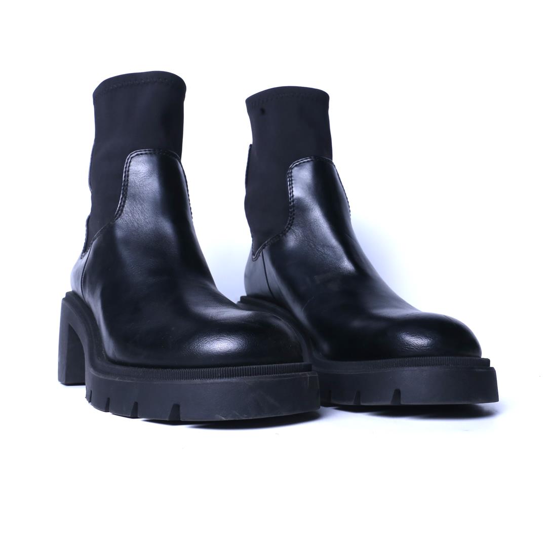 ZARA. .