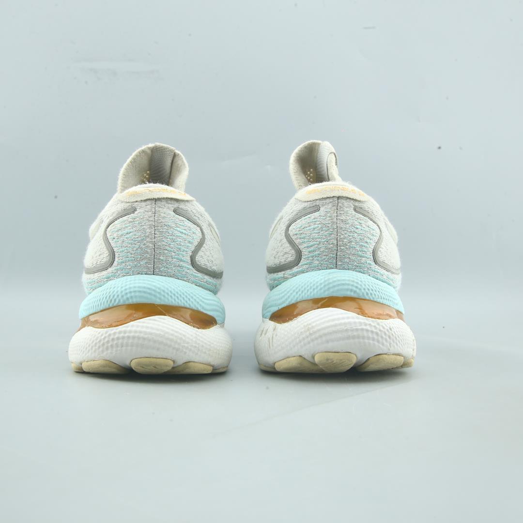 ASICS GEL-NIMBUS 24